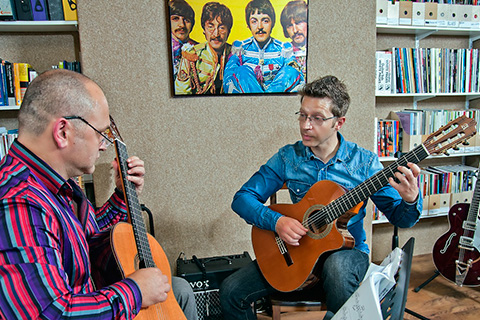 Cliff Smith Guitar Lessons London, a classical guitar lesson in London